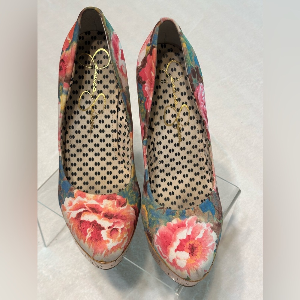 Jessica Simpson Floral Women's Shoes w/5” Cork Heels & in great condition.